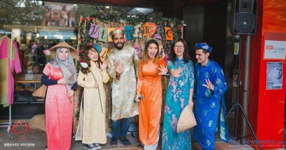 australia soi dong le hoi van hoa viet nam tai melbourne