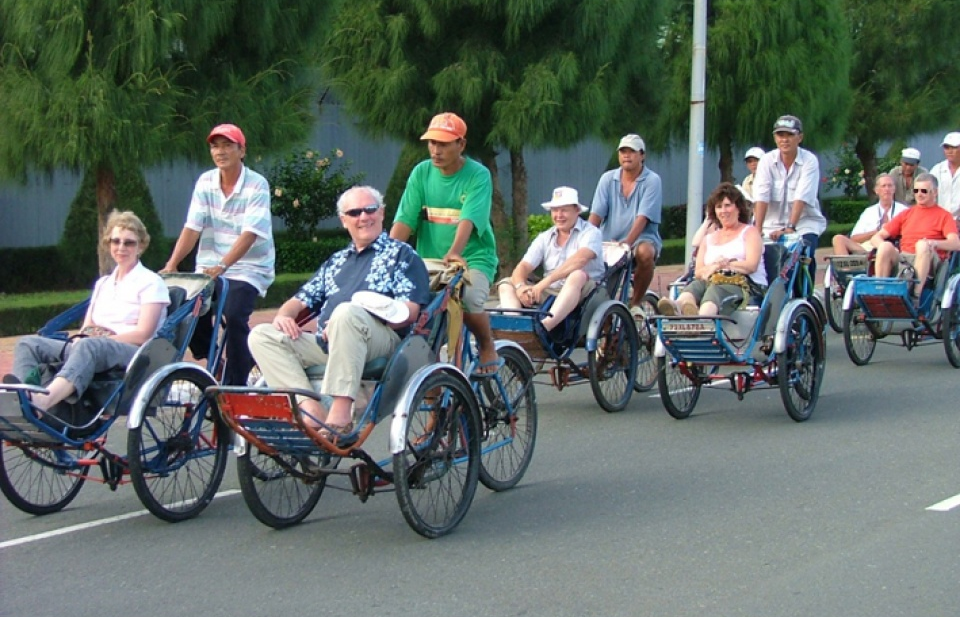 Châu Á và du khách phương Tây