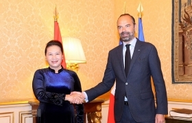 Chủ tịch Quốc hội Nguyễn Thị Kim Ngân hội kiến Thủ tướng Pháp Edouard Philippe