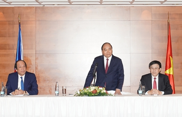 Thủ tướng Nguyễn Xuân Phúc gặp mặt Liên hiệp Hội người Việt tại châu Âu