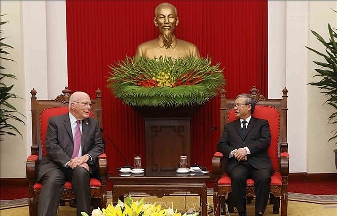 Thường trực Ban Bí thư Trần Quốc Vượng tiếp Đoàn Thượng viện Hoa Kỳ