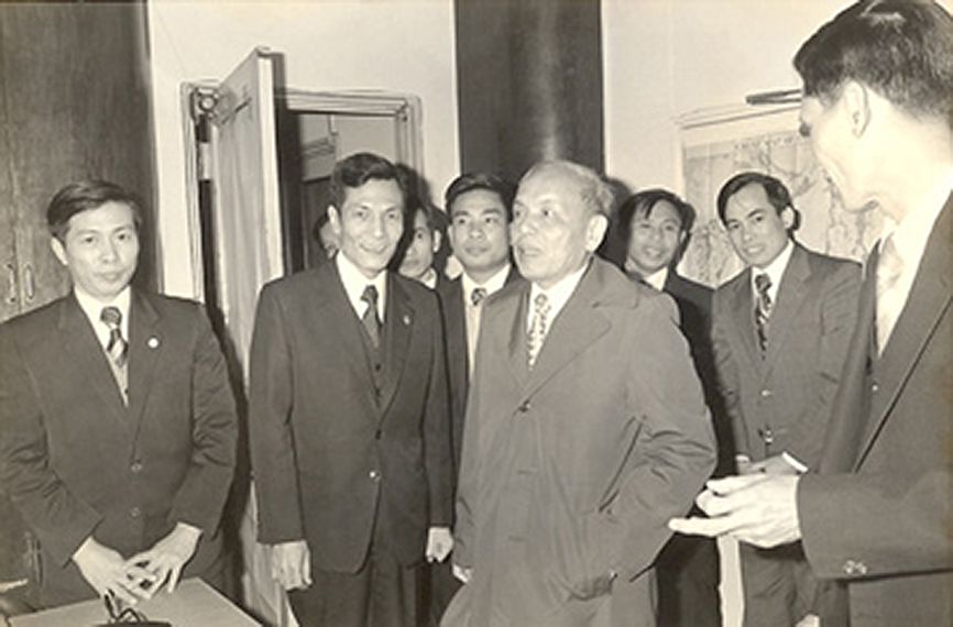 Chuyện tiếp quản Đại sứ quán sau ngày Giải phóng 30/4: Bắt đầu từ số không chuyen tiep quan dai su quan sau ngay giai phong bat dau tu so khong