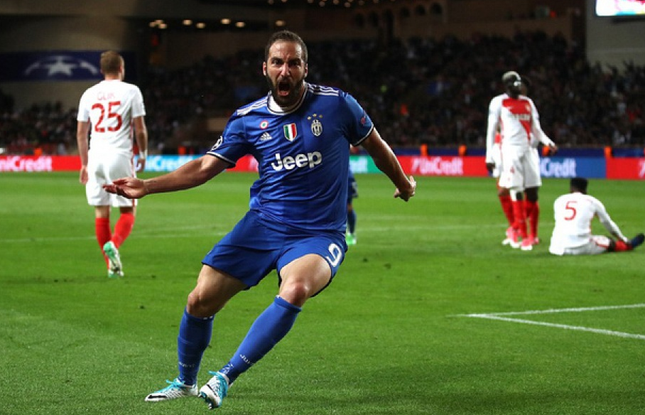 Higuain lập cú đúp nhấn chìm Monaco tại Pháp
