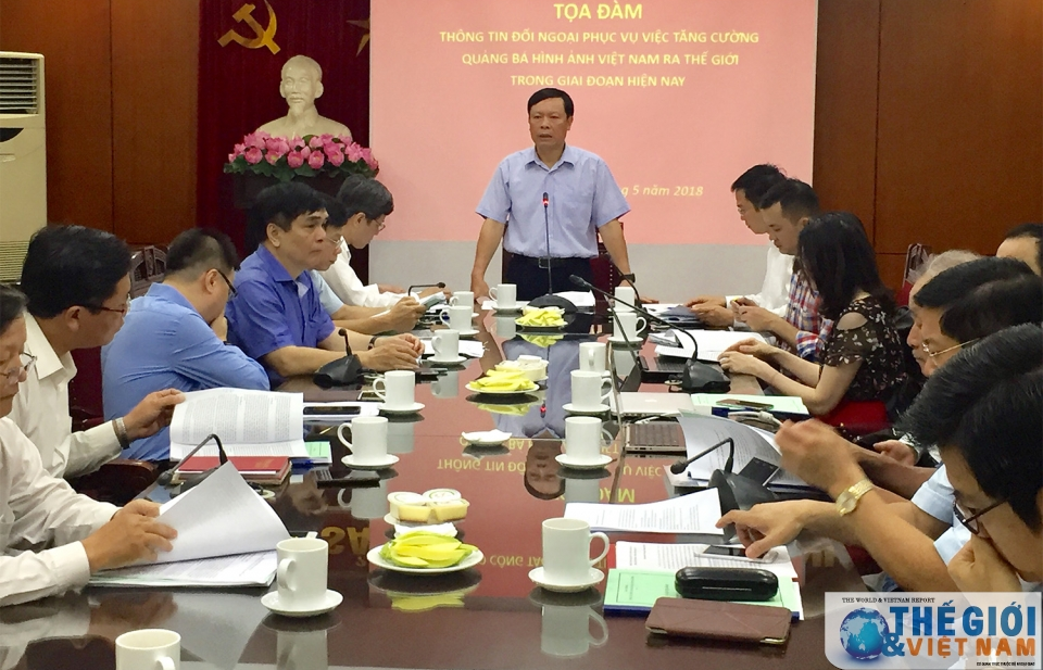 Chuyện làm mới thông tin đối ngoại