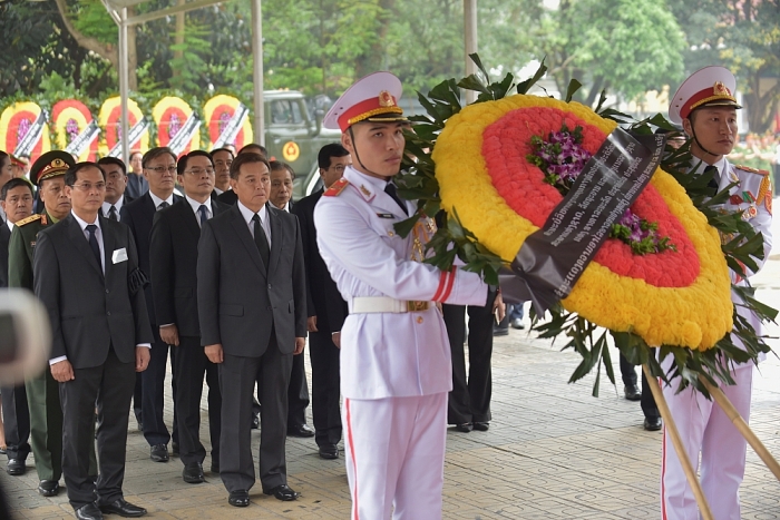 doan lanh dao bo ngoai giao vieng nguyen chu tich nuoc le duc anh