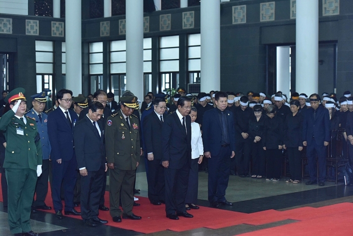 doan lanh dao bo ngoai giao vieng nguyen chu tich nuoc le duc anh