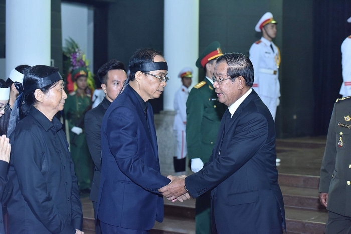 doan lanh dao bo ngoai giao vieng nguyen chu tich nuoc le duc anh