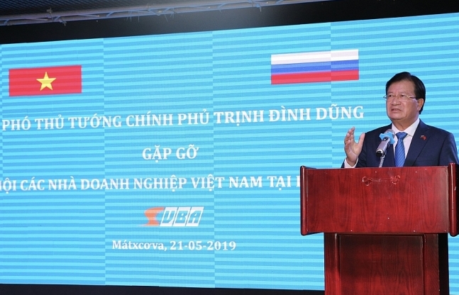 Phó Thủ tướng Trịnh Đình Dũng gặp gỡ doanh nghiệp Việt Nam tại Nga