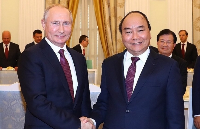 Thủ tướng Nguyễn Xuân Phúc hội kiến Tổng thống Nga Vladimir Putin