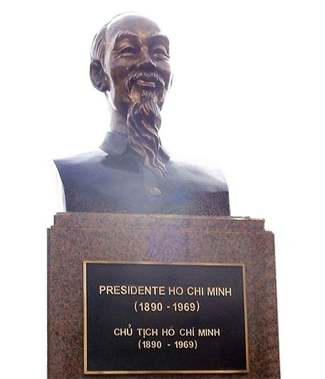 Hồ Chí Minh - Một biểu tượng vượt thời gian ho chi minh mot bieu tuong vuot thoi gian
