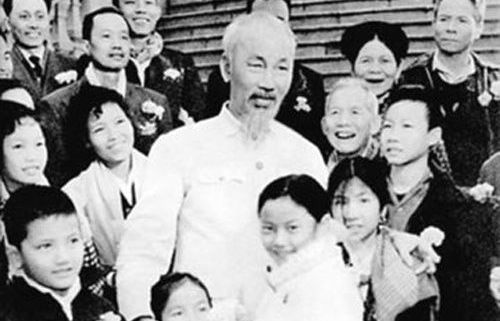 Ông già Chín trong tim kiều bào Thái Lan