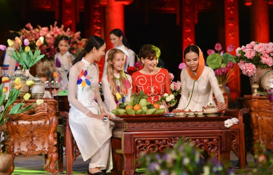 “Vũ khí văn hóa” của Đại sứ Italy