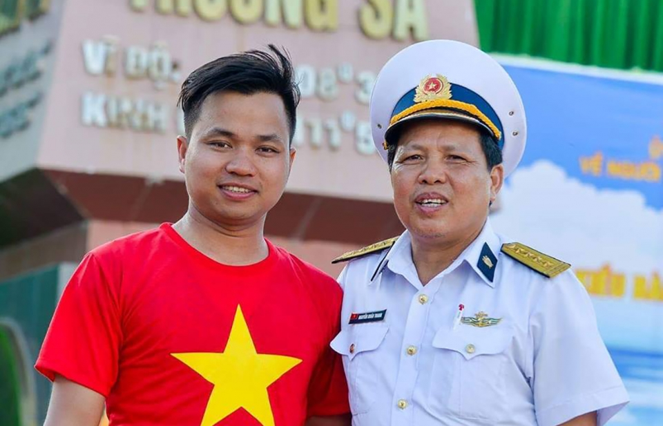 Tình yêu sắt son với biển đảo quê hương