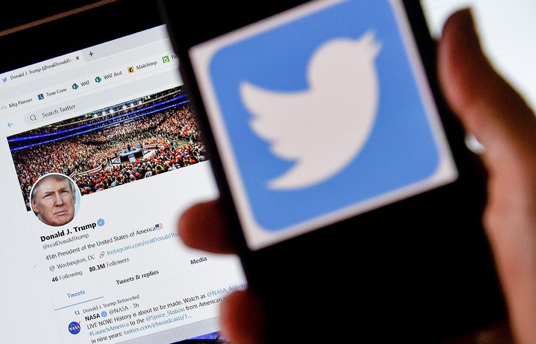 Tổng thống Mỹ đối đầu mạng xã hội