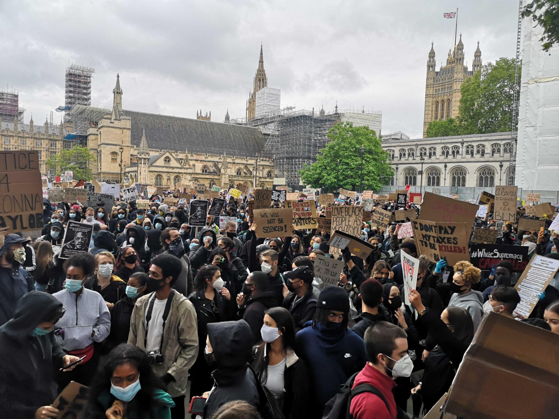 bao dong toan the gioi du am va dia chan