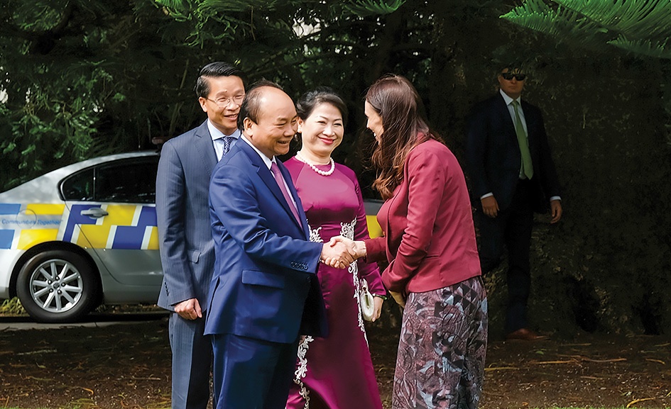 thu tuong nguyen xuan phuc chuc mung thang loi cua cong dang va thu tuong new zealand