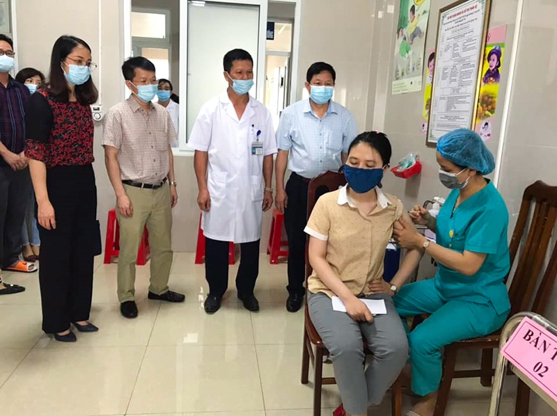 Công tác tiêm Vắc – xin cho người dân trên địa bàn tỉnh Công tác tiêm Vắc – xin cho người dân trên địa bàn tỉnh