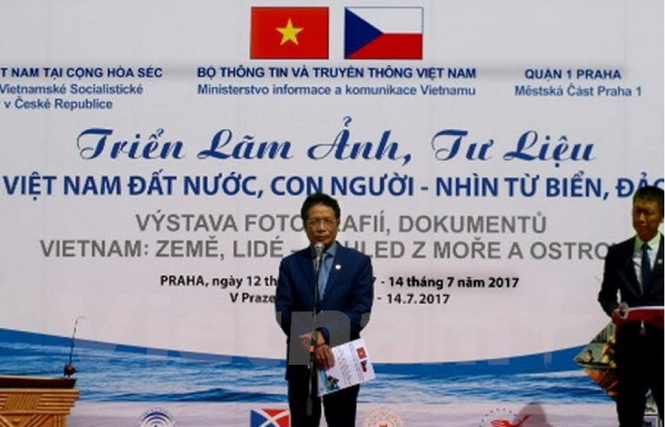 Triển lãm ảnh về chủ quyền biển đảo Việt Nam tại Cộng hòa Czech