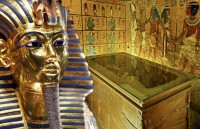 ai cap bat dau phuc che quan tai ma vang cua pharaoh tutankhamun