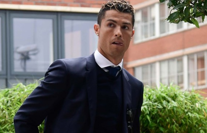 Ronaldo lĩnh án hai năm tù treo và bị phạt 19 triệu Euro vì tội trốn thuế