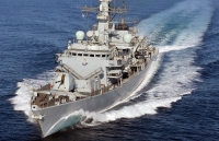 anh bay to lo ngai ve viec bao ve hang hoa o eo bien hormuz