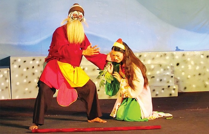 Nhà văn hóa Hữu Ngọc: Shakespeare và Brecht trong tuồng và chèo (Bài I)