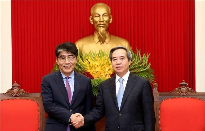 Trưởng ban Kinh tế Trung ương tiếp Giám đốc Văn phòng đại diện quốc gia của ILO