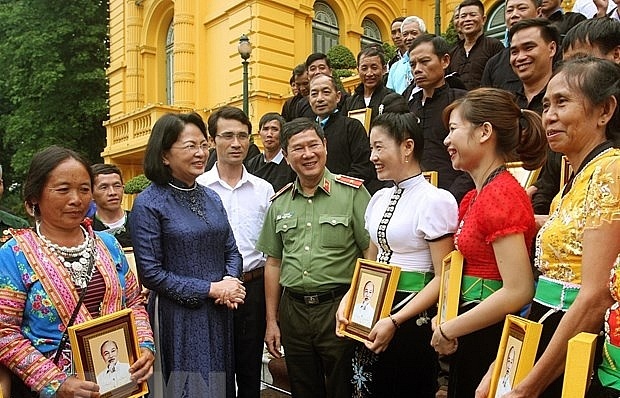 Phó Chủ tịch nước: Nhân rộng gương điển hình để xoá dần cái xấu