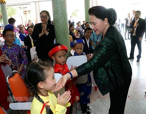 chu tich quoc hoi tham va lam viec tai tinh udon thani thai lan