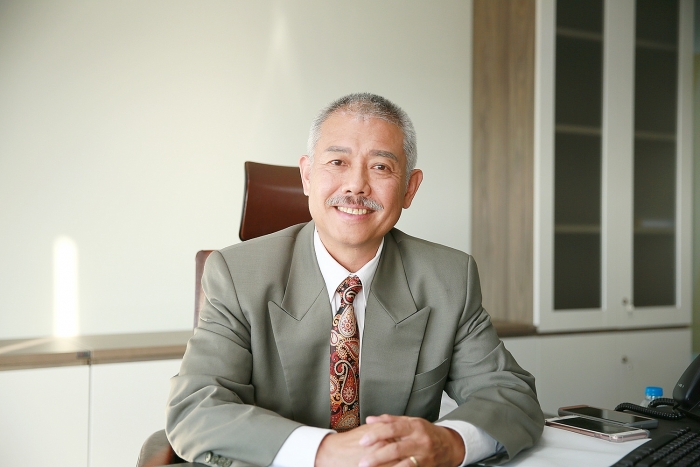 GS. Trương Nguyện Thành: Loạn trường quốc tế - Nhập nhằng thật giả gs truong nguyen thanh loan truong quoc te nhap nhang that gia