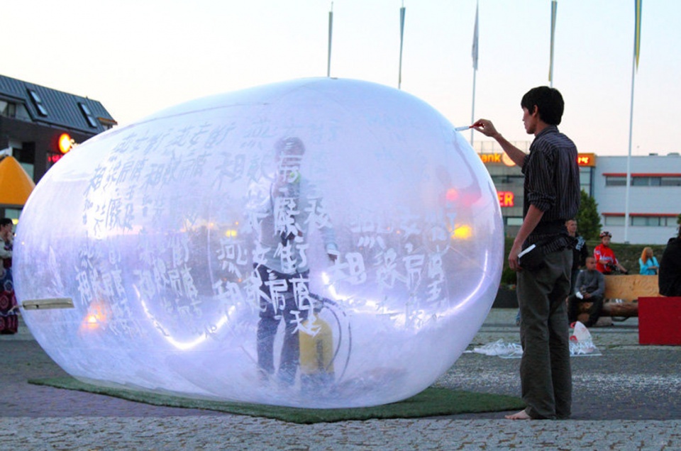 Để sống cùng hai nền văn hóa... de song cung hai nen van hoa