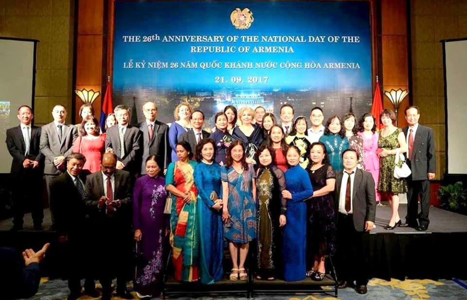 Nhịp cầu mang tên "cựu lưu học sinh"