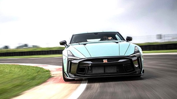 Nissan hé lộ về mẫu xe thể thao GT-R R36