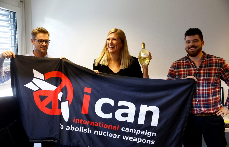 Đằng sau giải Nobel Hòa bình 2017