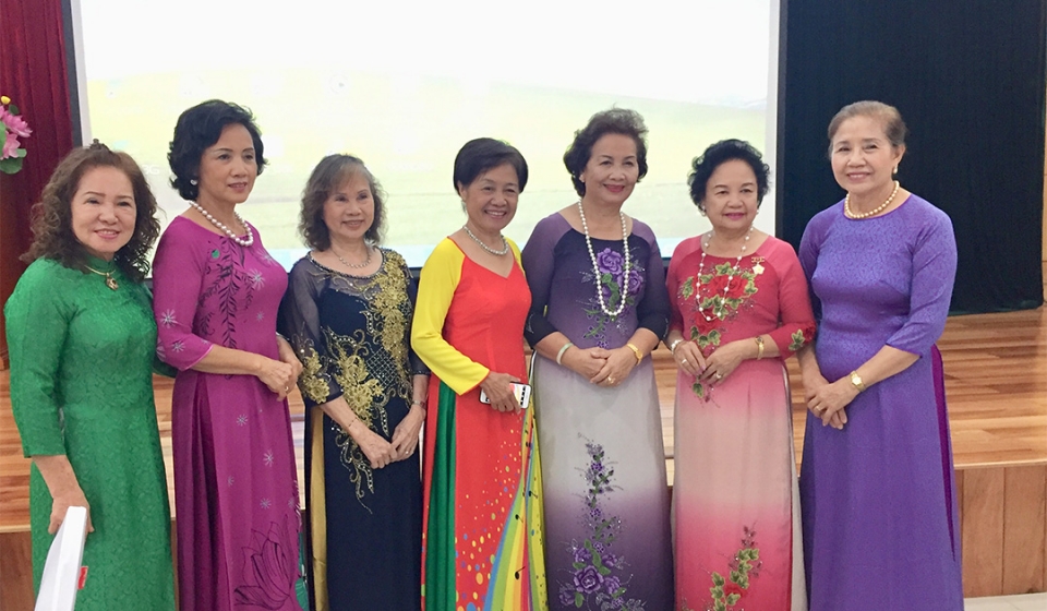 Những giáo viên “đầu bạc” ở Thái Lan nhung giao vien dau bac o thai lan