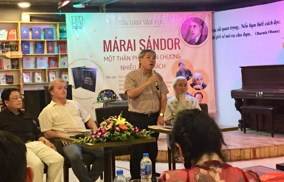 Dịch giả Giáp Văn Chung: Người đến từ phương Đông