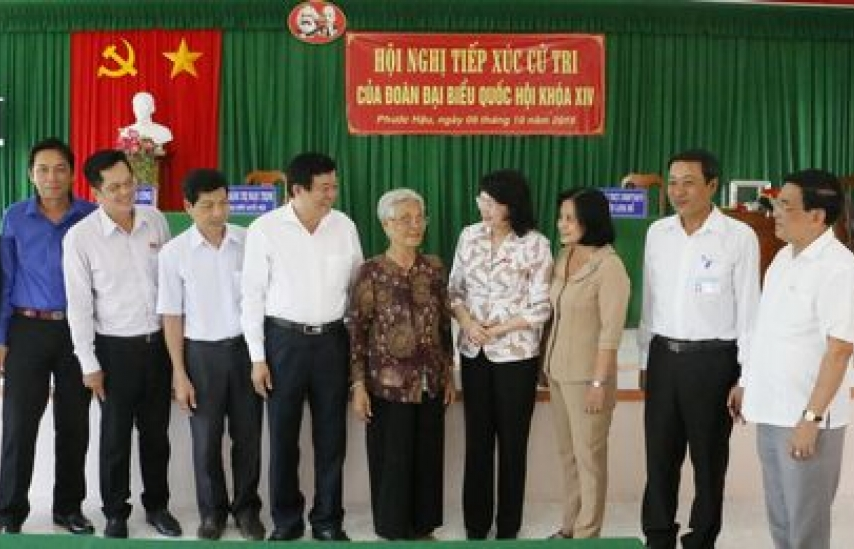 Quyền Chủ tịch nước trao đổi với cử tri về việc xây dựng luật