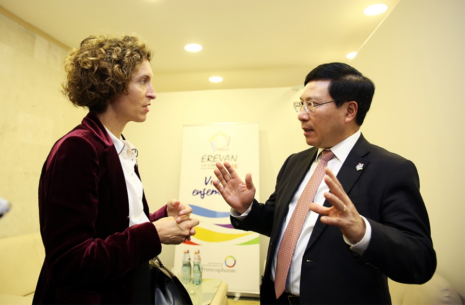 pho thu tuong tiep xuc song phuong ben le hoi nghi cap cao phap ngu