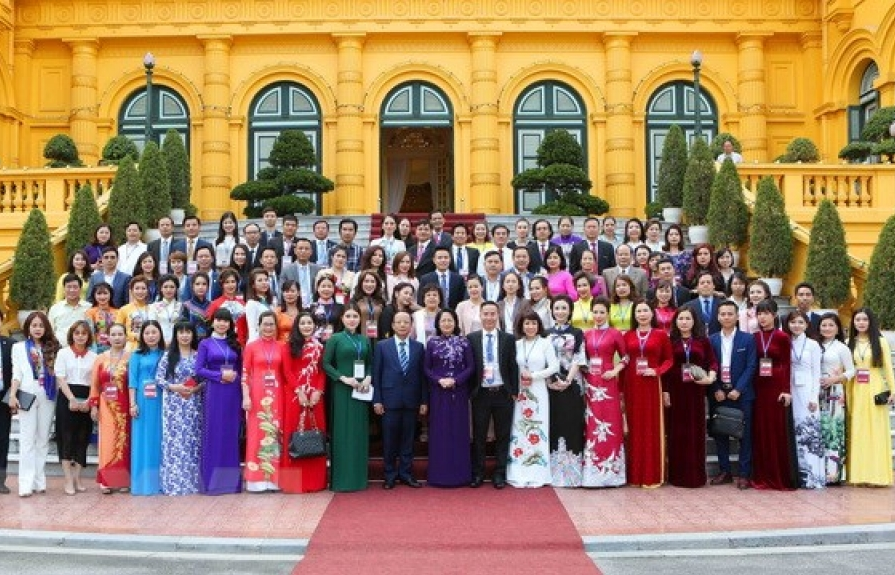 Quyền Chủ tịch nước gặp mặt đại biểu doanh nghiệp nhỏ và vừa