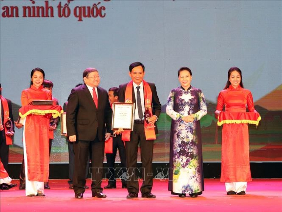chu tich quoc hoi nguyen thi kim ngan du le ton vinh va trao tang danh hieu nong dan viet nam xuat sac 2018