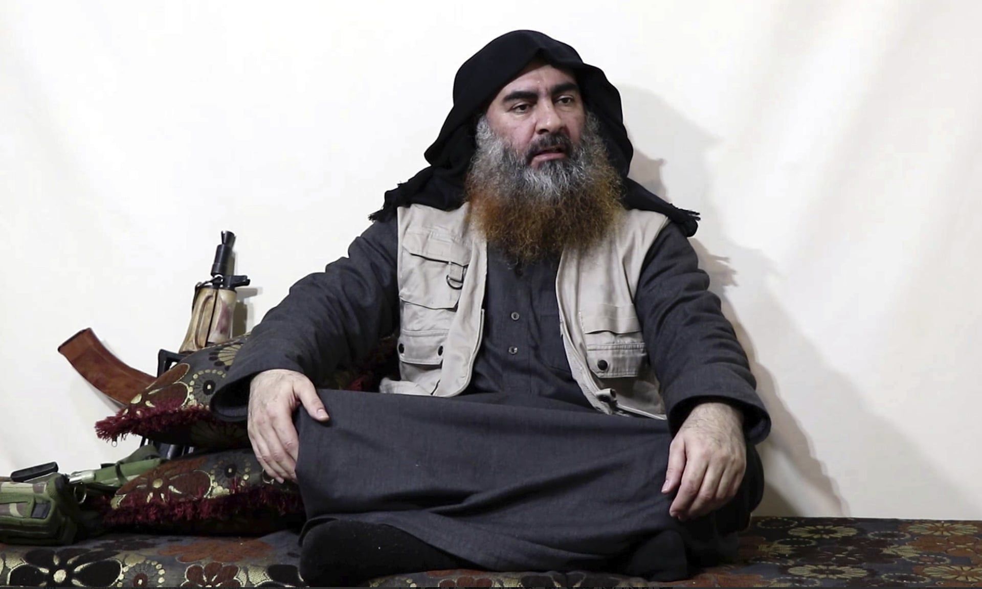 Thủ lĩnh tối cao của IS Abu Bakr al-Baghdadi. (Nguồn: AP) Thủ lĩnh tối cao của IS Abu Bakr al-Baghdadi. (Nguồn: AP)