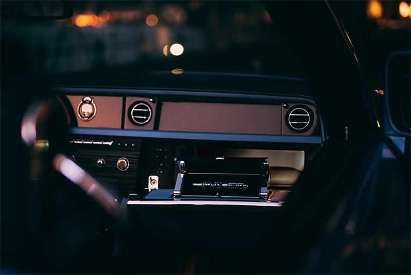 Cận cảnh Rolls-Royce Boat Tail giá hơn 28 triệu USD vừa ra mắt Cận cảnh Rolls-Royce Boat Tail giá hơn 28 triệu USD vừa ra mắt