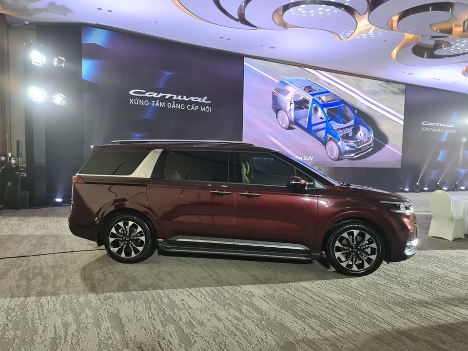Cập nhật bảng giá Kia Carnival 2022 tháng 10/2022
