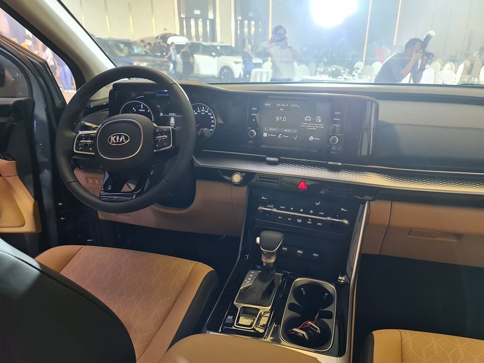 Cập nhật bảng giá Kia Carnival 2022 tháng 10/2022