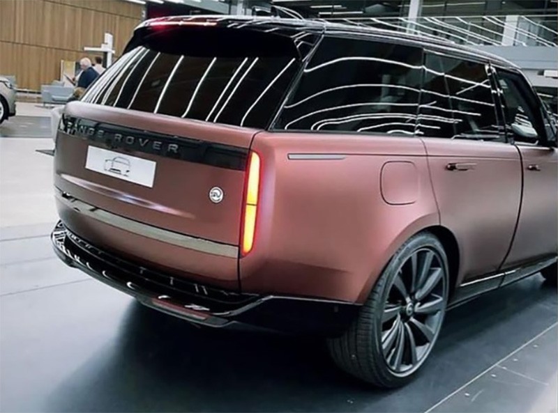 Cận cảnh Range Rover 2022 trước ngày ra mắt chính thức