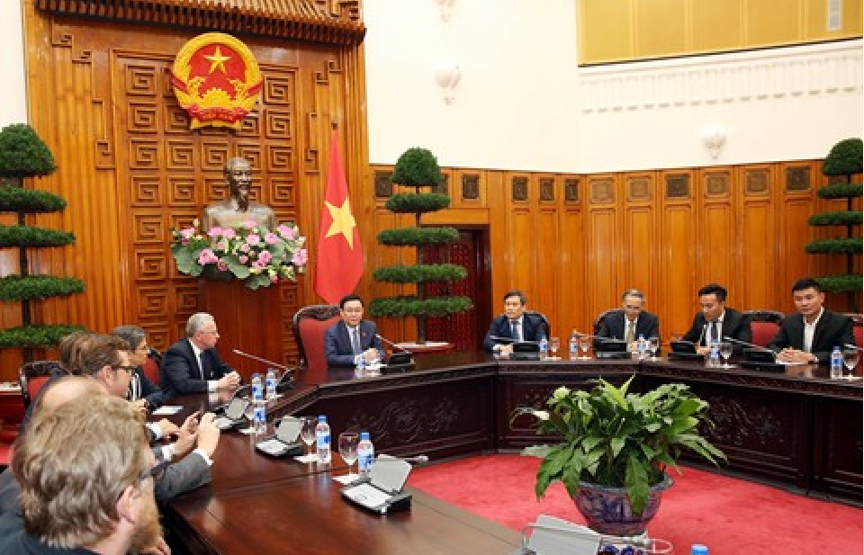 Phó Thủ tướng Vương Đình Huệ tiêp đoàn doanh nghiệp Thuỵ Sĩ