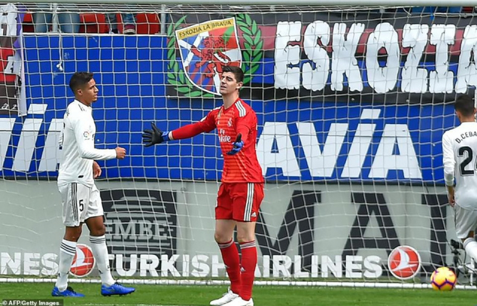 Eibar 3-0 Real Madrid: Tuần trăng mật của Solari kết thúc