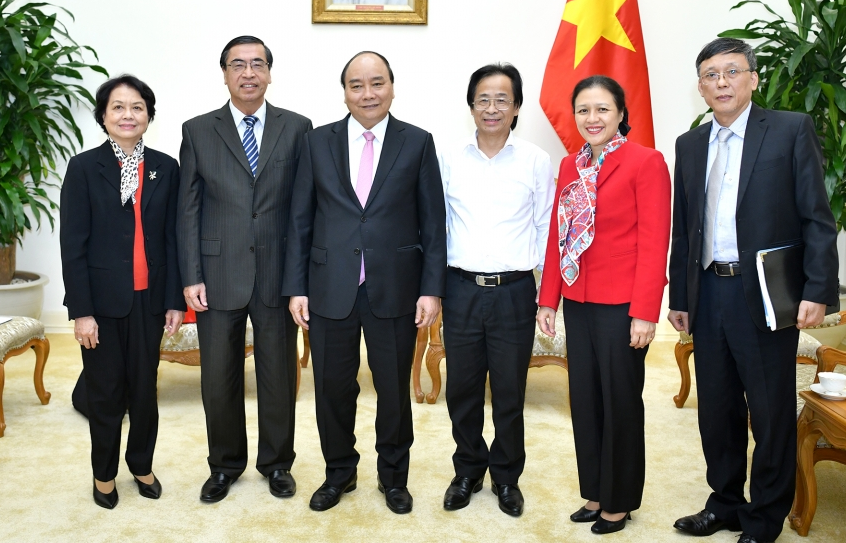 Thủ tướng Nguyễn Xuân Phúc tiếp Chủ tịch Hội Liên lạc với người Việt Nam ở nước ngoài