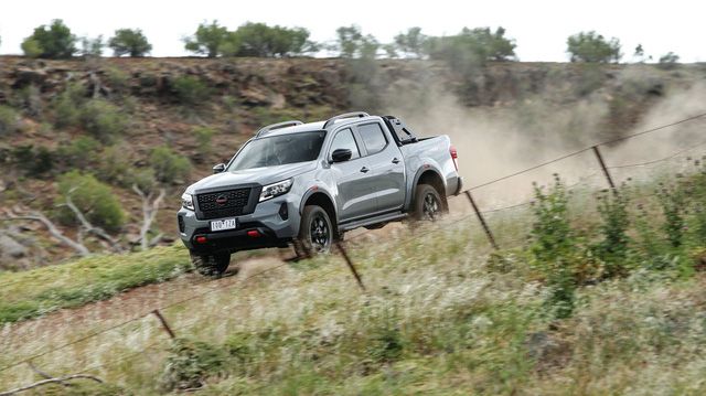 Nissan Navara 2021 ra mắt, có thể sớm về Việt Nam và thách thức Ford Ranger