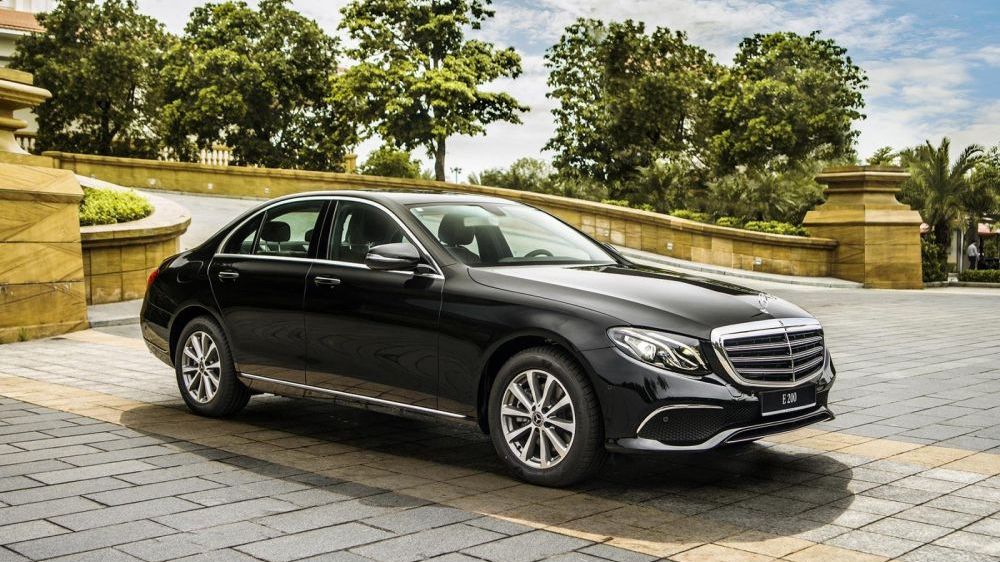 Giá xe Mercedes E200 mới nhất tháng 11/2020